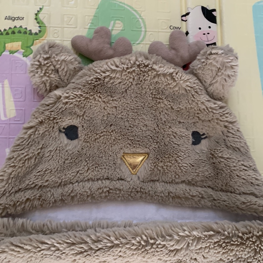 Island Cloud Baby Hooded Towel - Picture 2 of 4